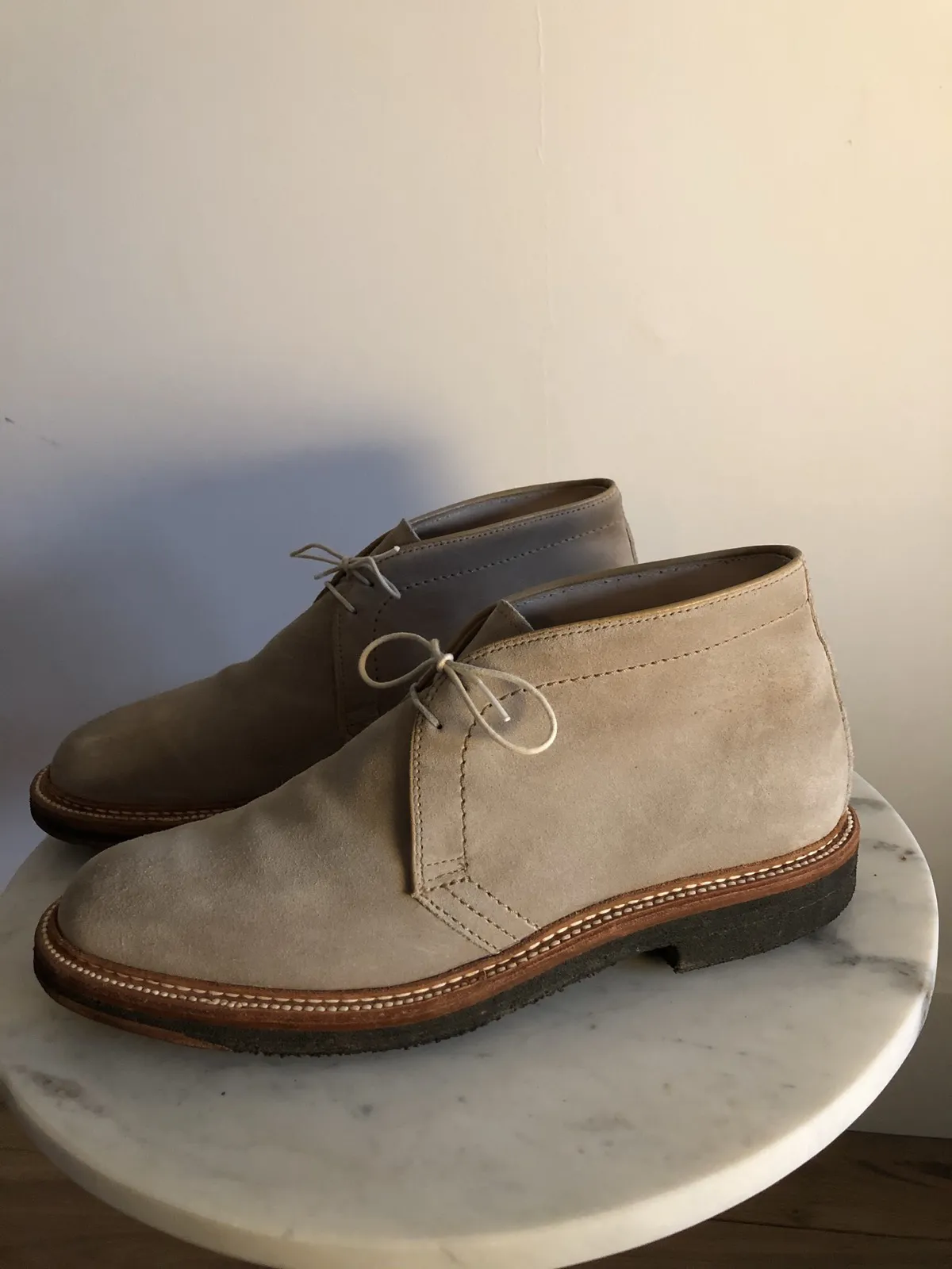 Alden Chukka boots beige suede