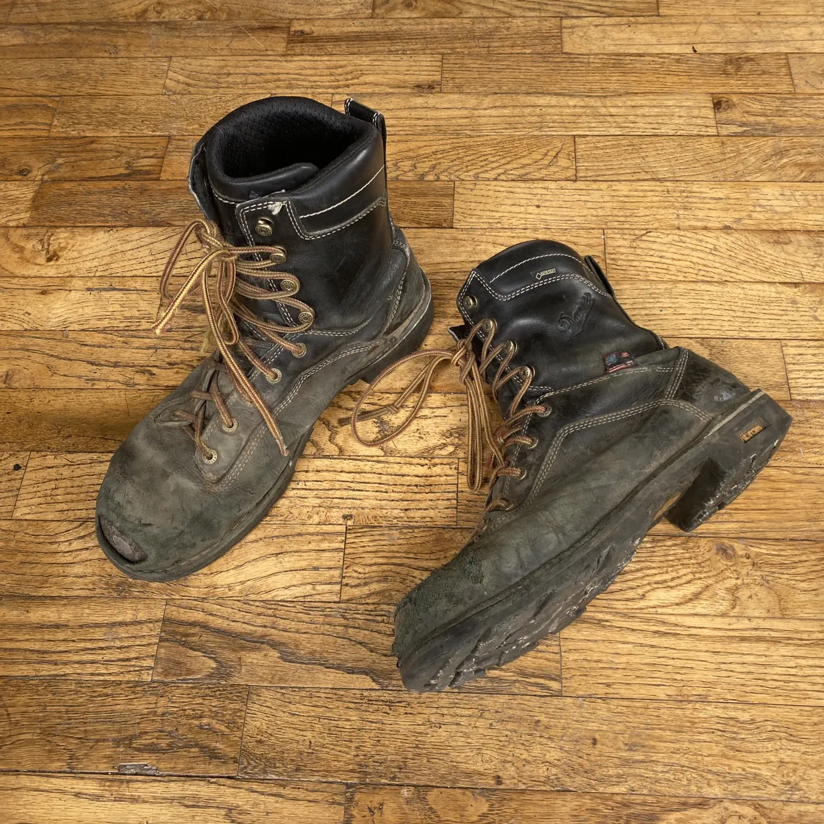Danner Trashed steel toe leather outdoor vibram work boot