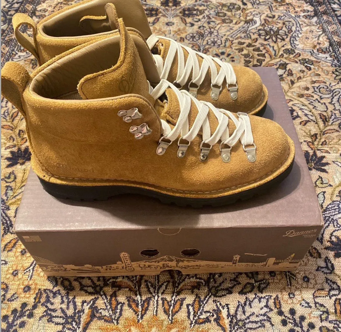 Jjjjound x Danner mountain light