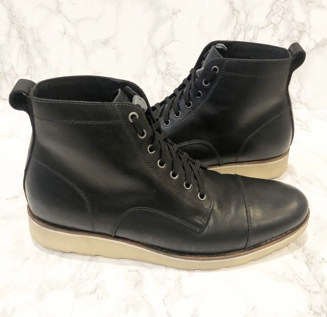 HELM Lou Boots In Black