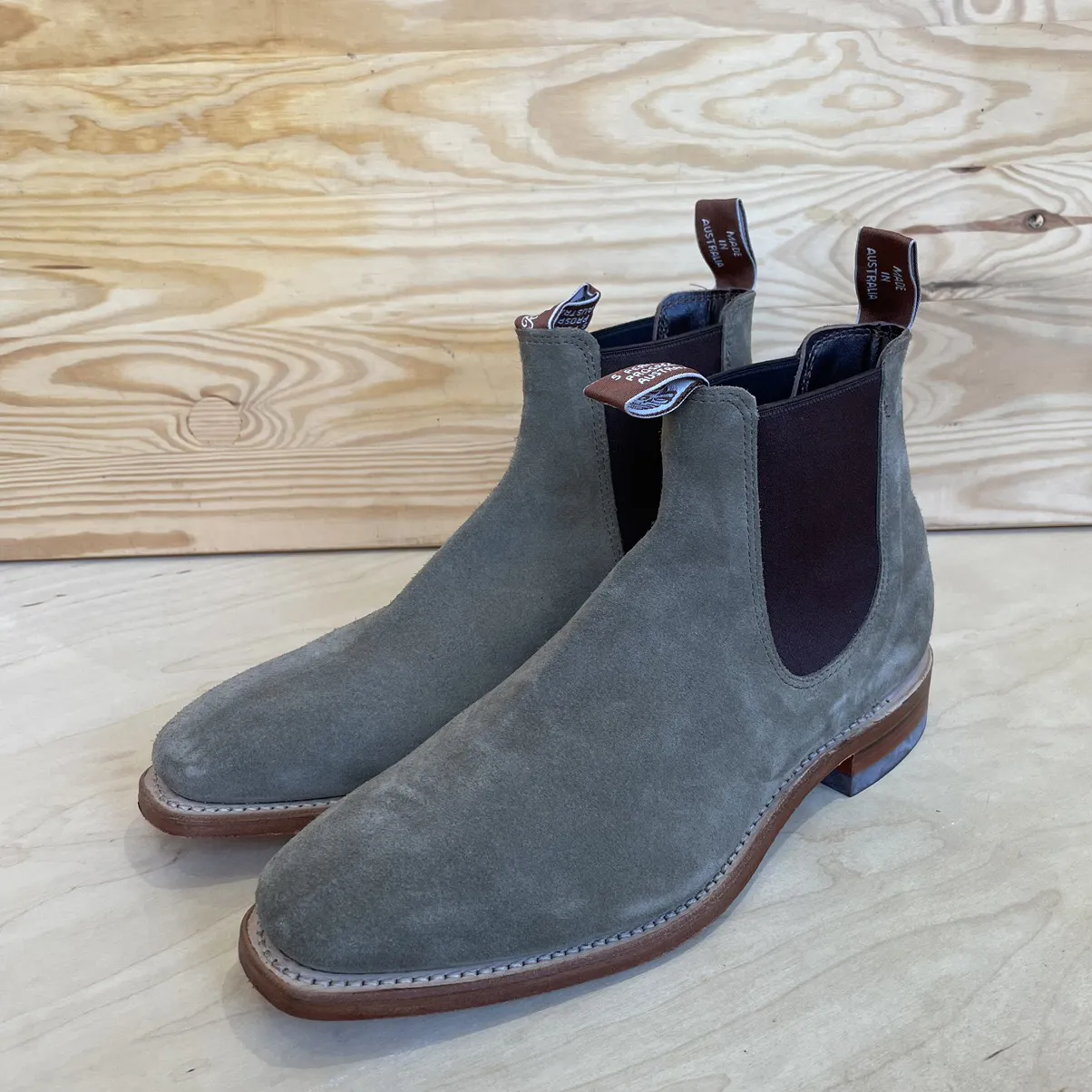 Comfort Craftsman Chelsea Boots Pull On Suede Olive 9 UK
