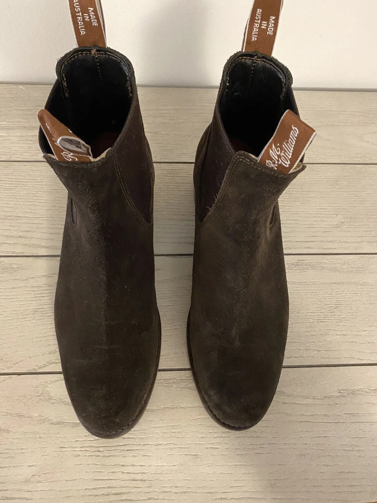 Comfort Turnout Chocolate Suede 9.5F