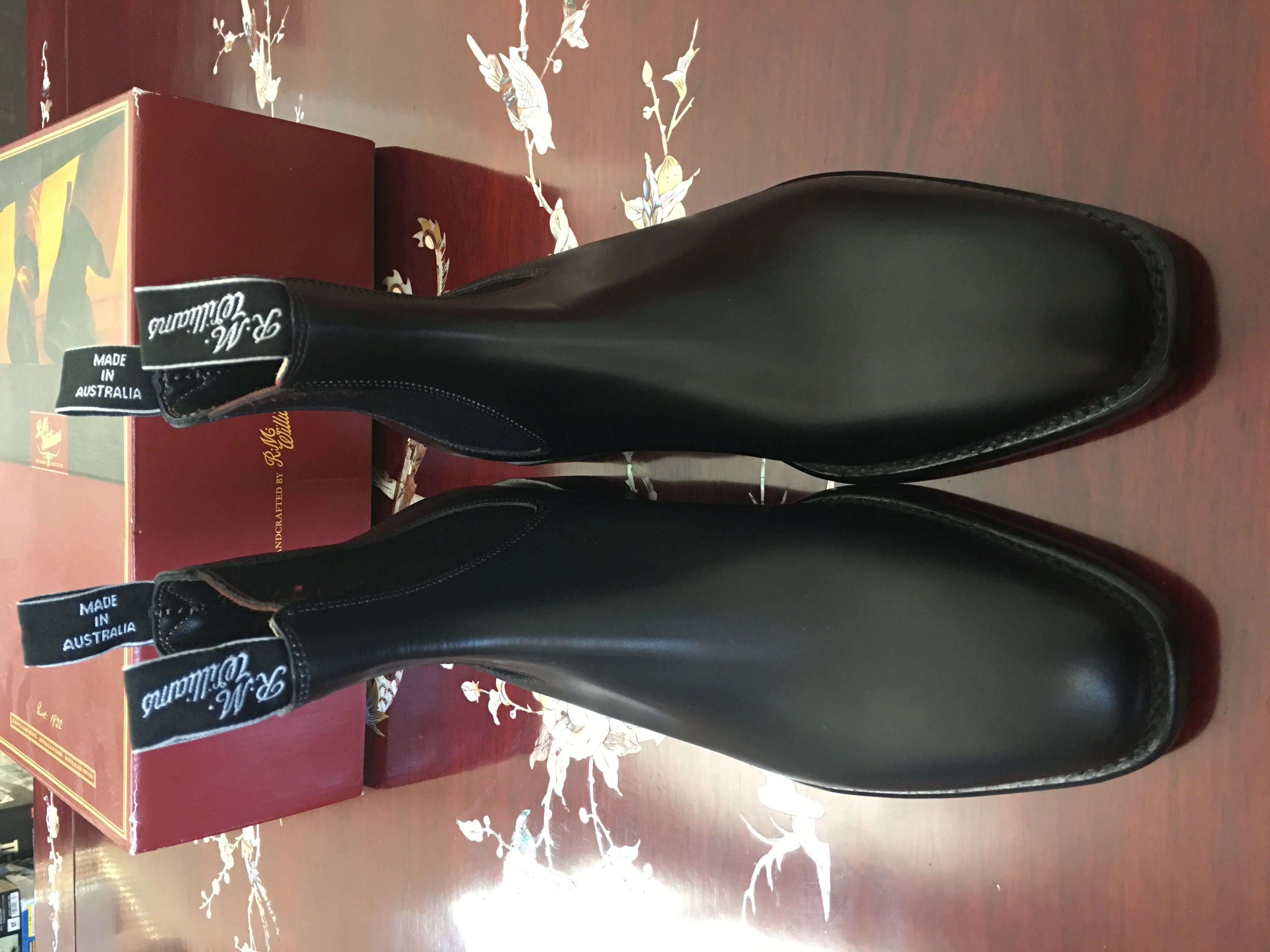 BNIB "Signature Craftsman" French Calf Leather Chelsea Boots