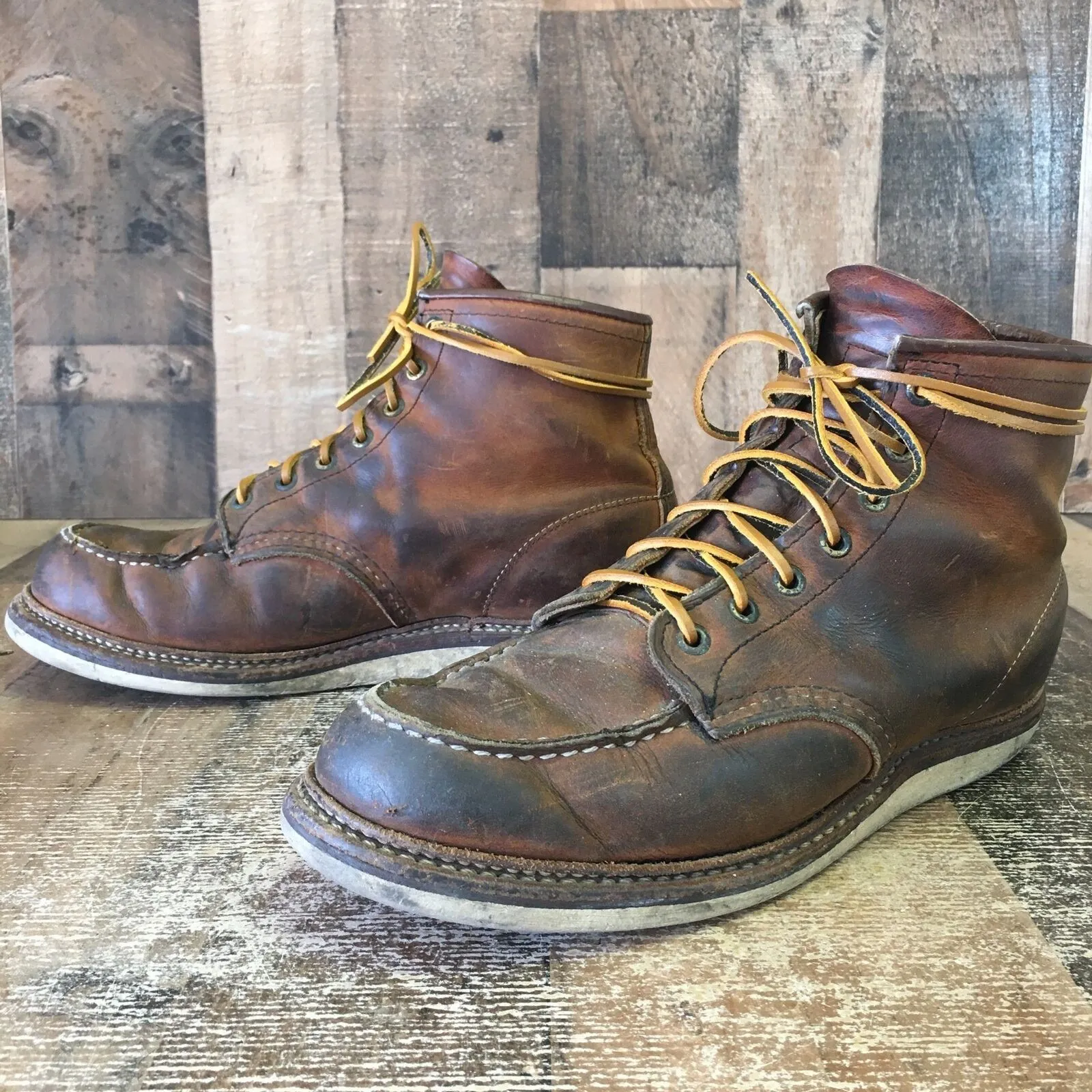Red Wing Mens 9.5 D Heritage 1907 Moc Toe Boots (A1)