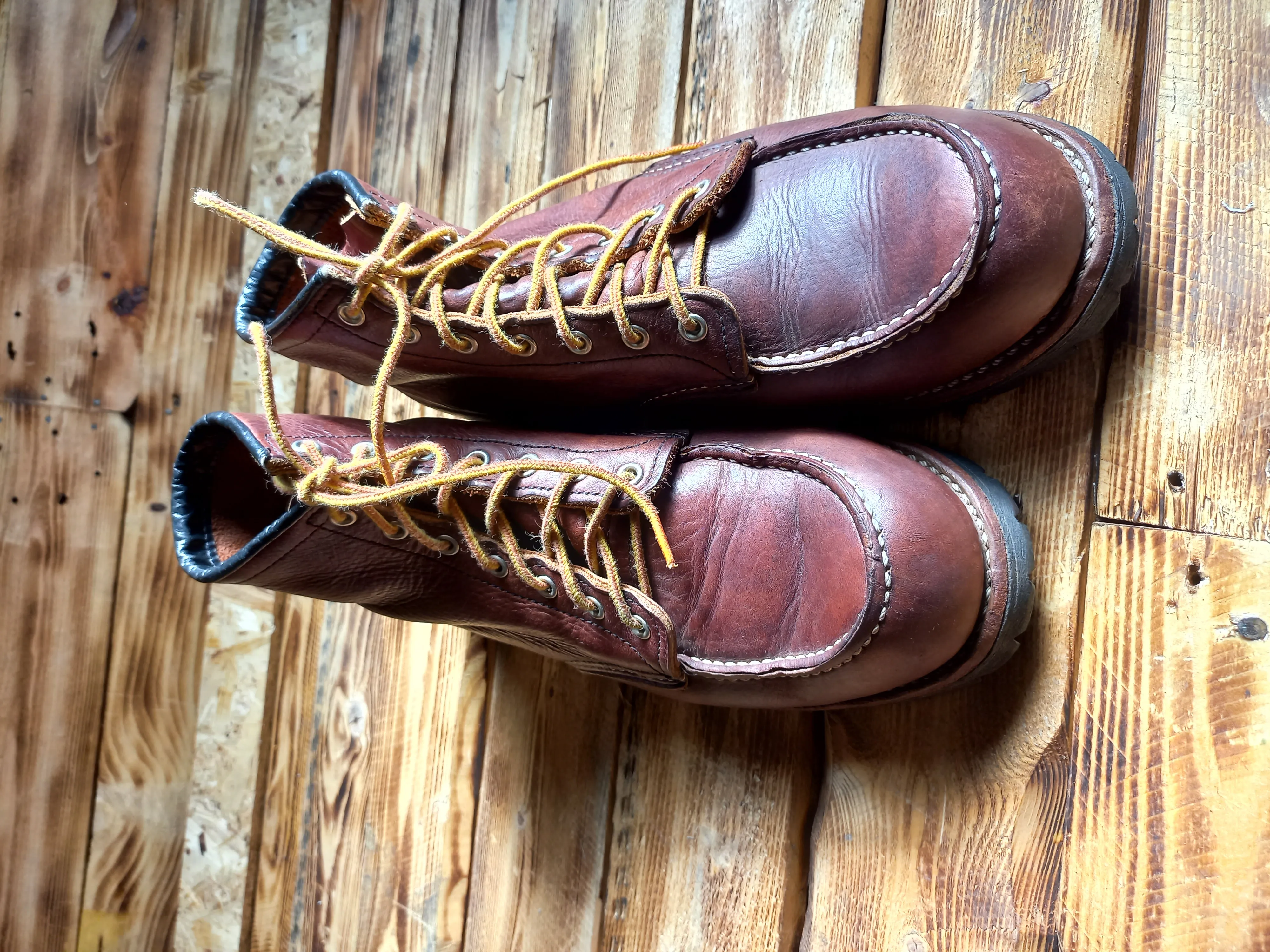 Red wing roughneck moc toe