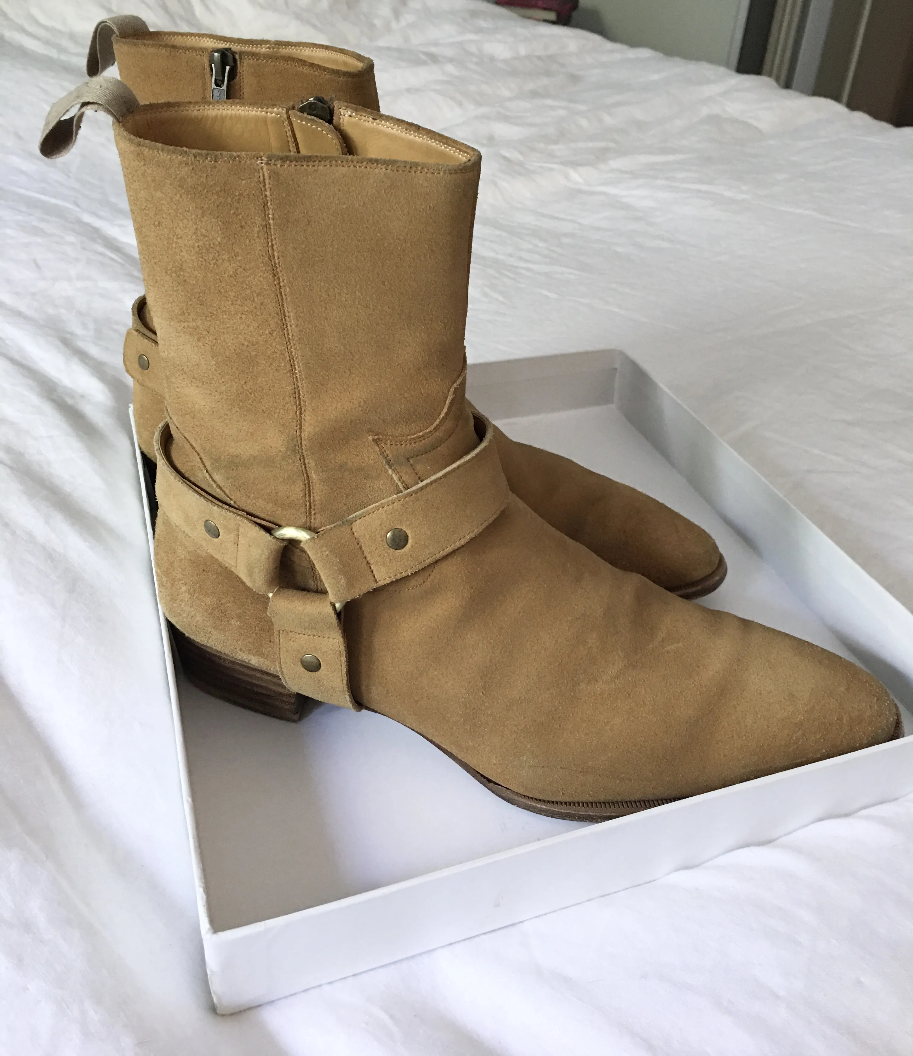560 Wyatt Harness Suede Boots