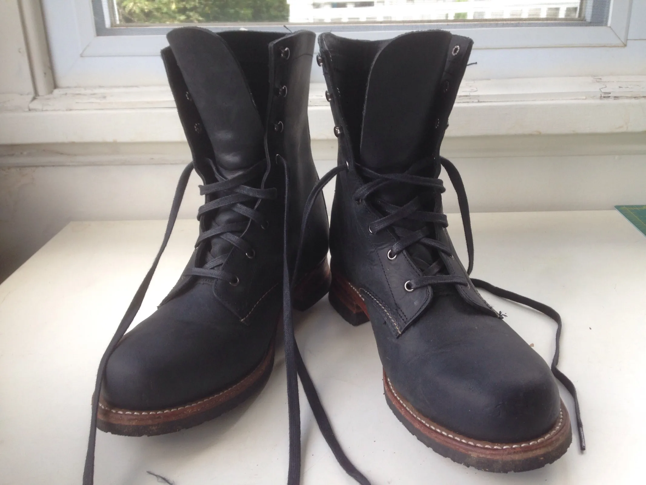 1000 Mile Austen Lacer Kiltie Boots Black Half Lugged