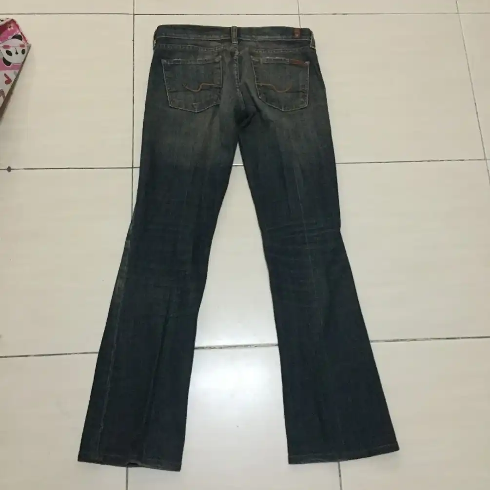 7 For All Mankind bootcut jeans size w26 seven jeans
