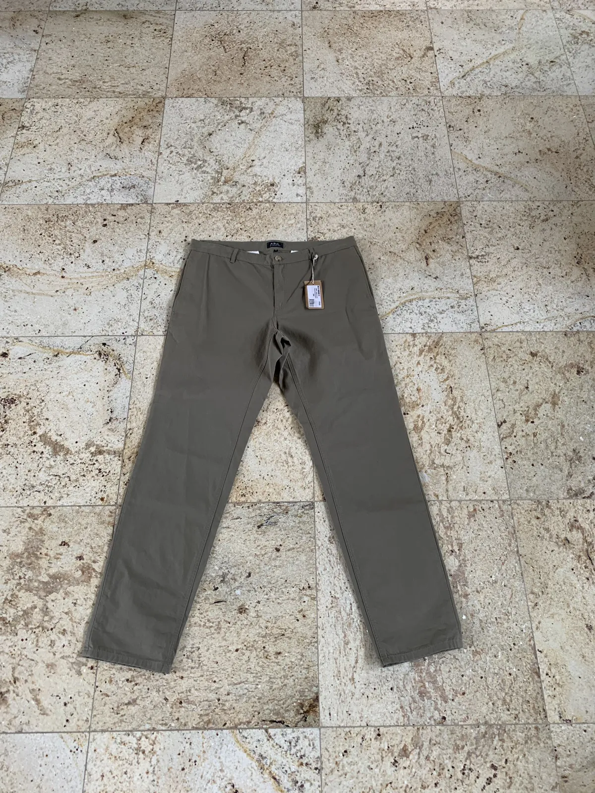 Chino Low Standard Pants in Khaki
