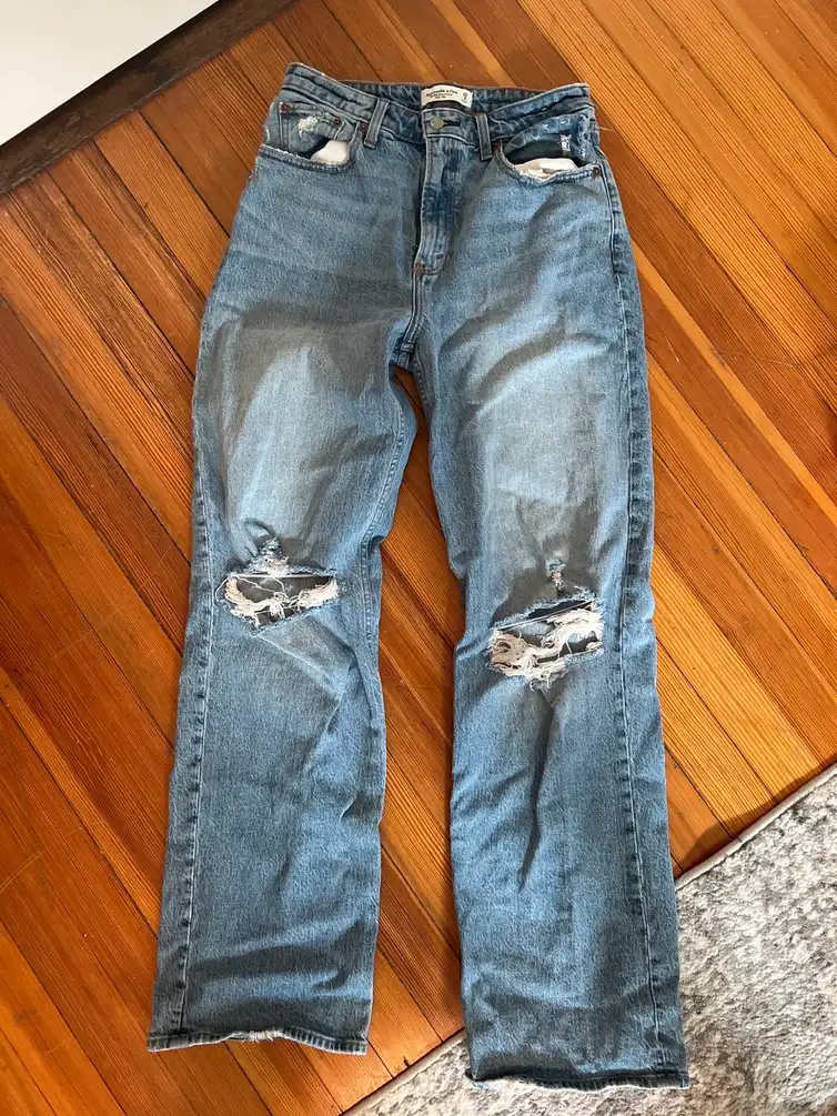 Abercrombie 90s Relaxed Jean High Rise Curve Love