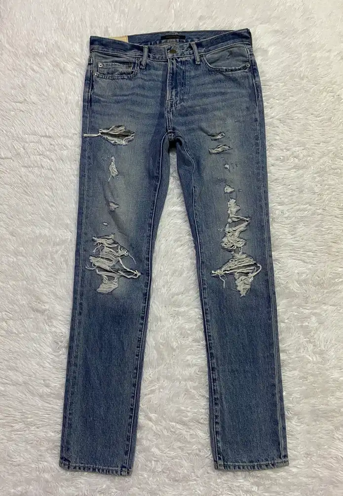 Abercrombie & Fitch Distressed Skinny Jeans