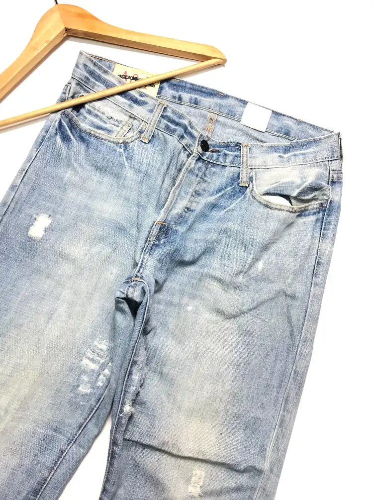 VINTAGE A&F LIGHT BLUE WASH DISTRESSED DENIM