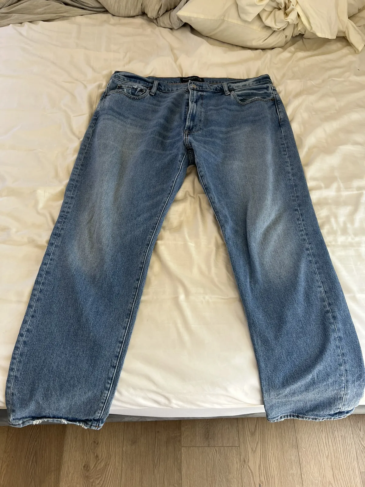 90s STRAIGHT LEG JEAN