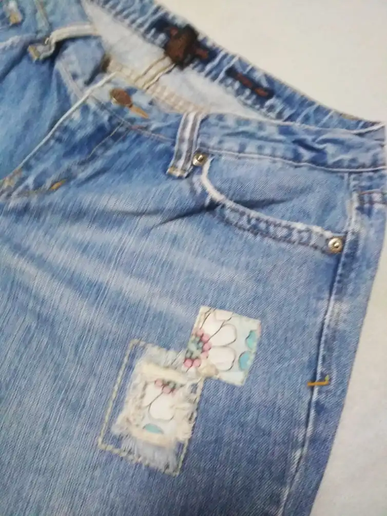 Aeropostale distressed denim jeans