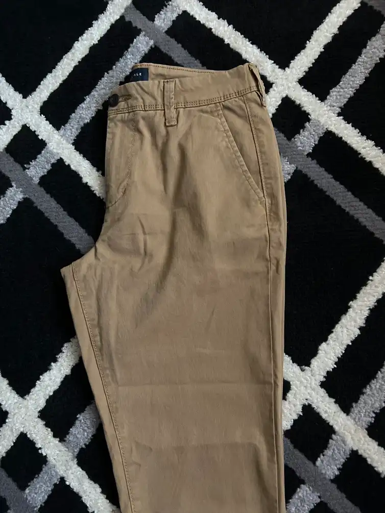 Chinos