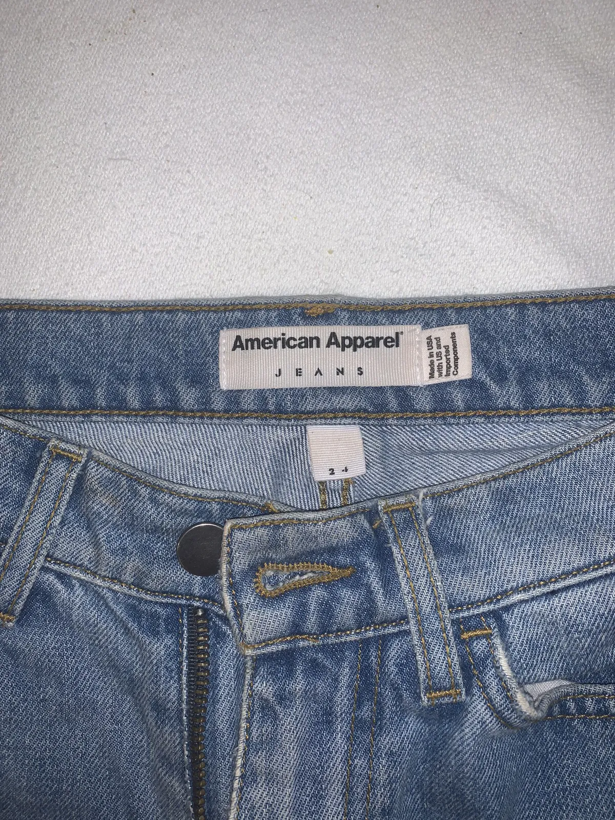 HIGH WAIST MOM JEANS