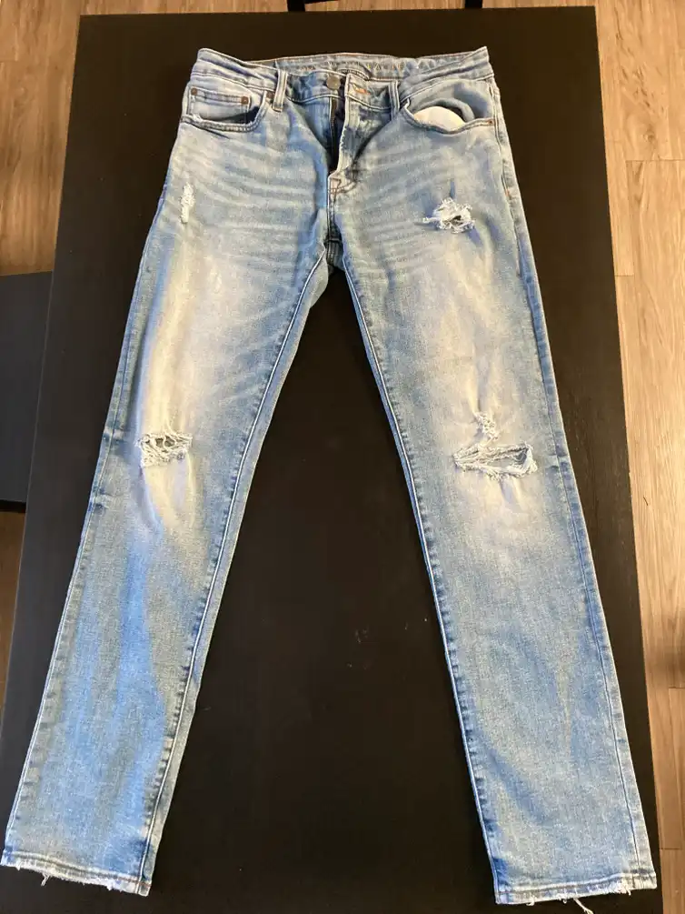 American Eagle Light Blue Jeans