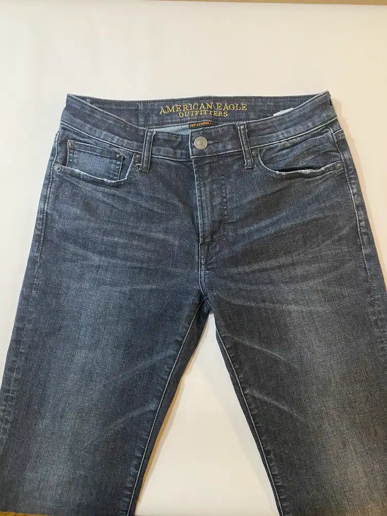 American Eagle Faded Blue Jeans - 29/32