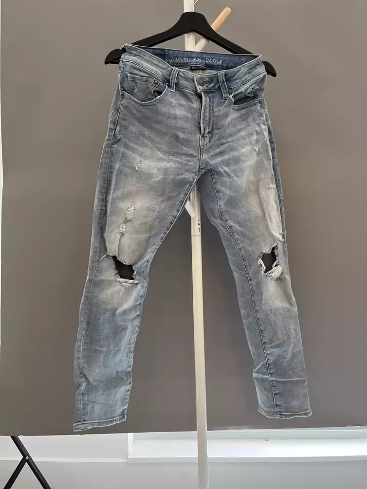 American Eagle skinny stretch ripped jeans 28/28 - blue