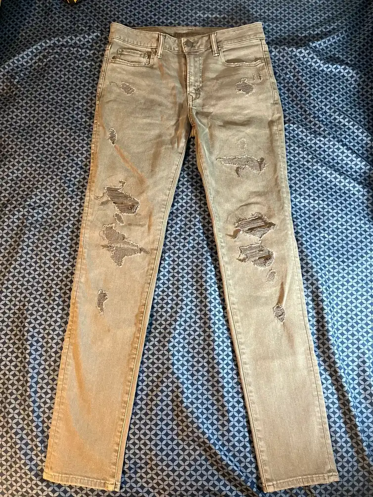 American eagle ripped jeans