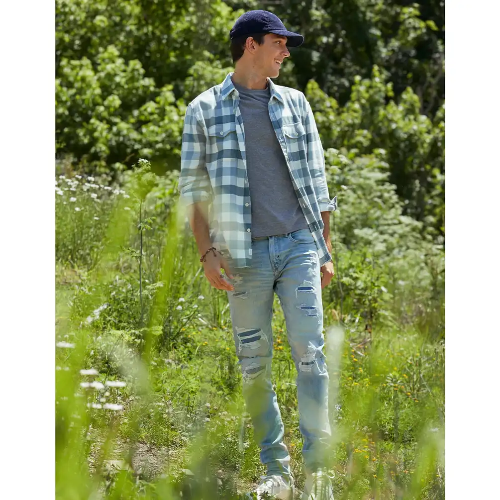 American Eagle Men's Light Blue Wash Skinny Distressed Jeans