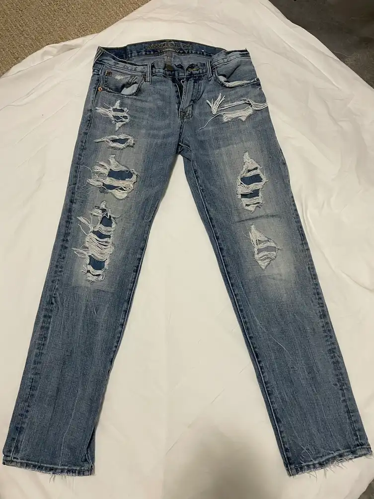 American Eagle Distressed Jeans