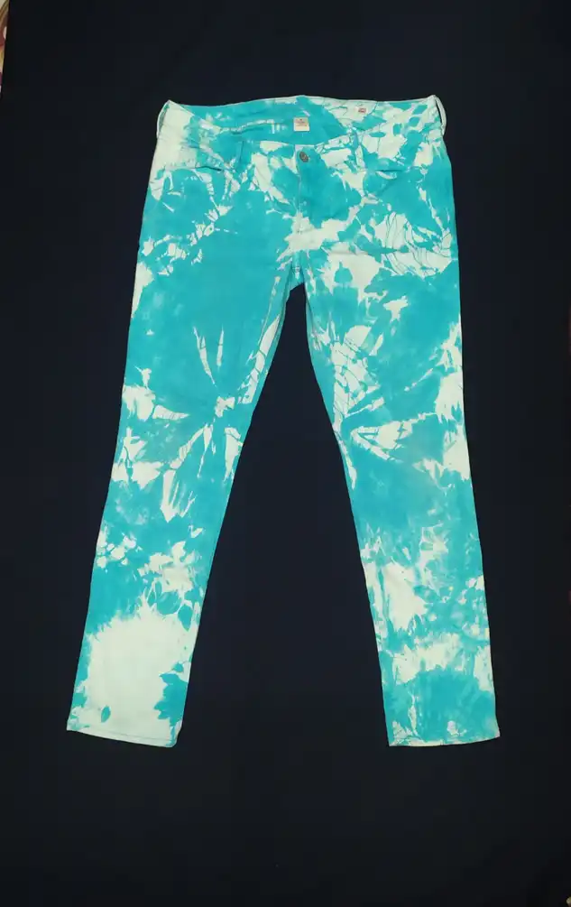 arizona jeans bleach wash blue denim jeans