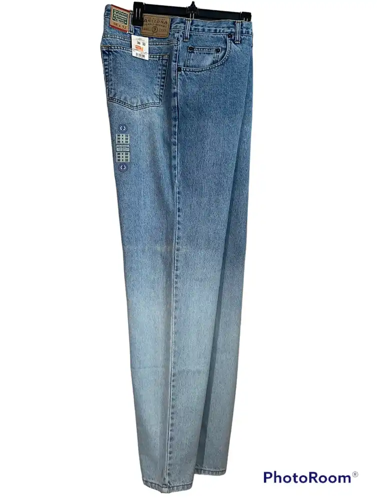 NWT Vintage Arizona Jeans Company - Medium to Light Ombré