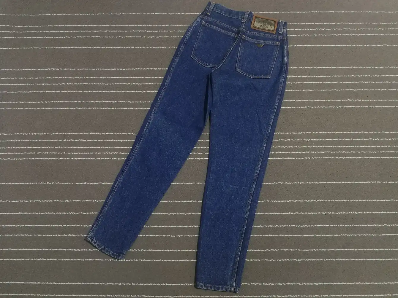 Vintage luxury Armani jeans w26