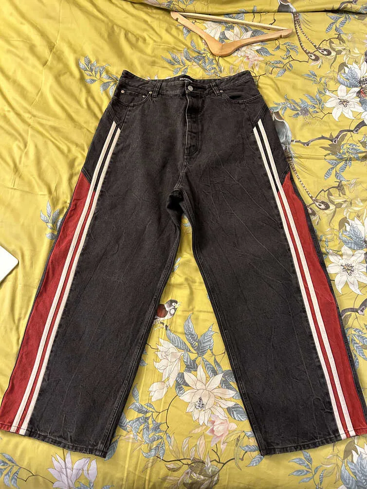 Wide-Leg Jean