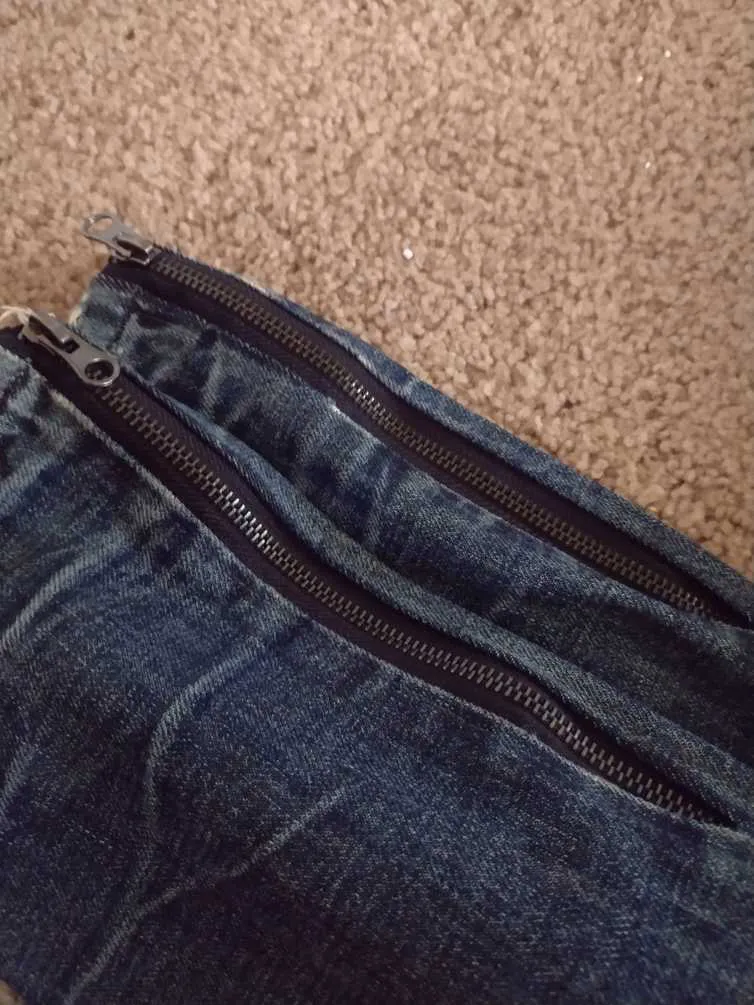 Distressed jeans 👖