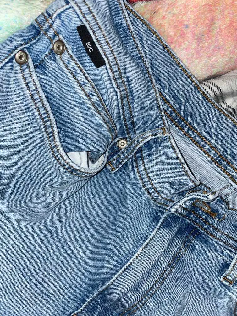 Light wash BDG jeans 30x30