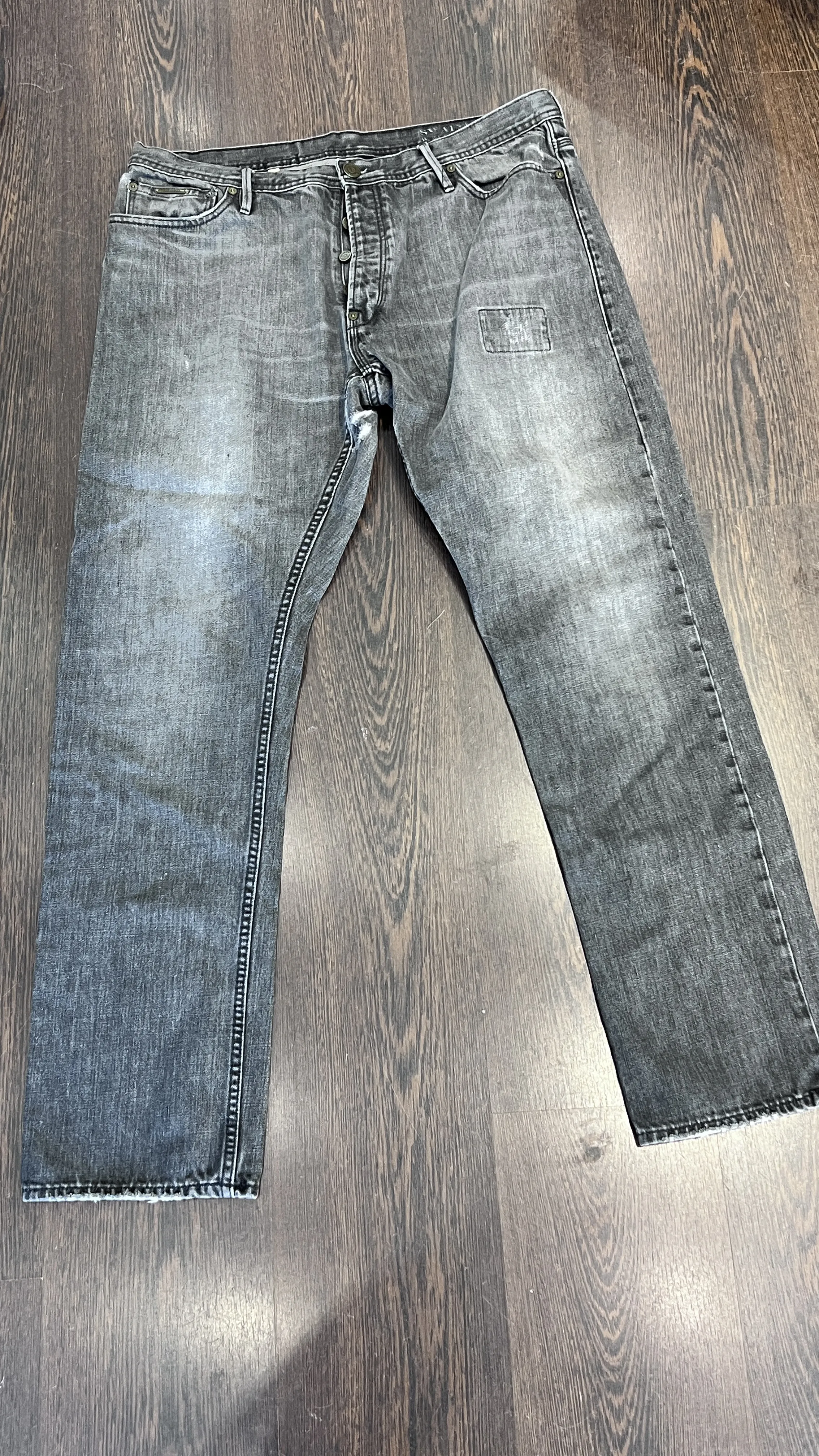 light wash black jean