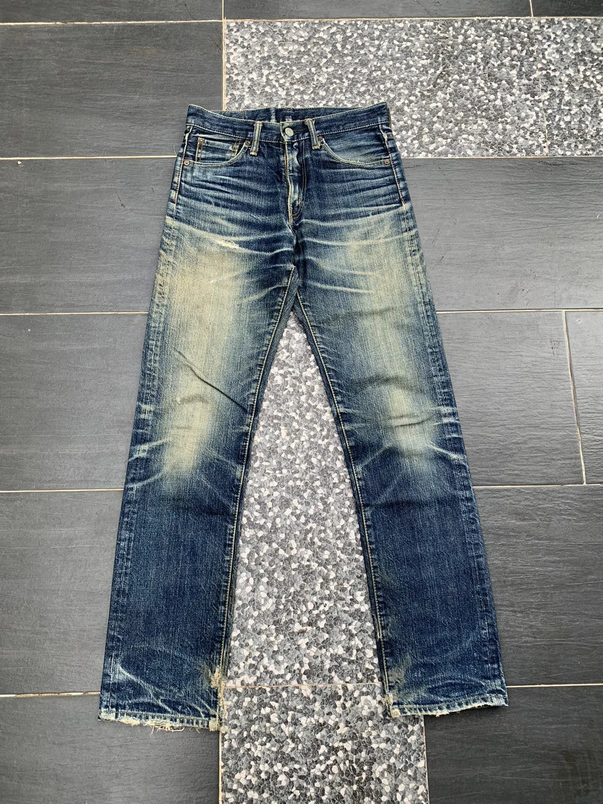 Vintage Burgus Plus Distressed Denim