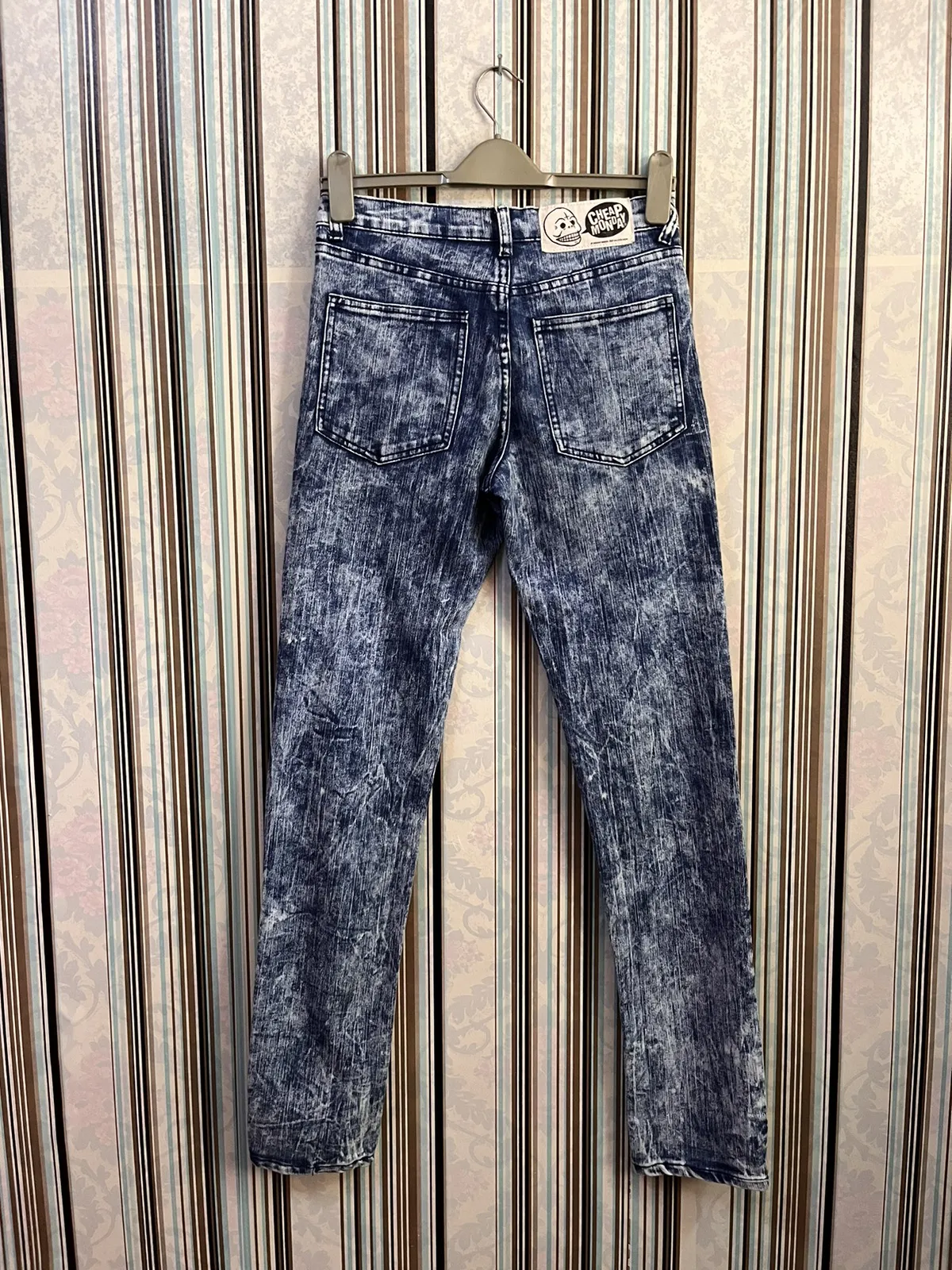 tight blue sky skinny stretched #C2