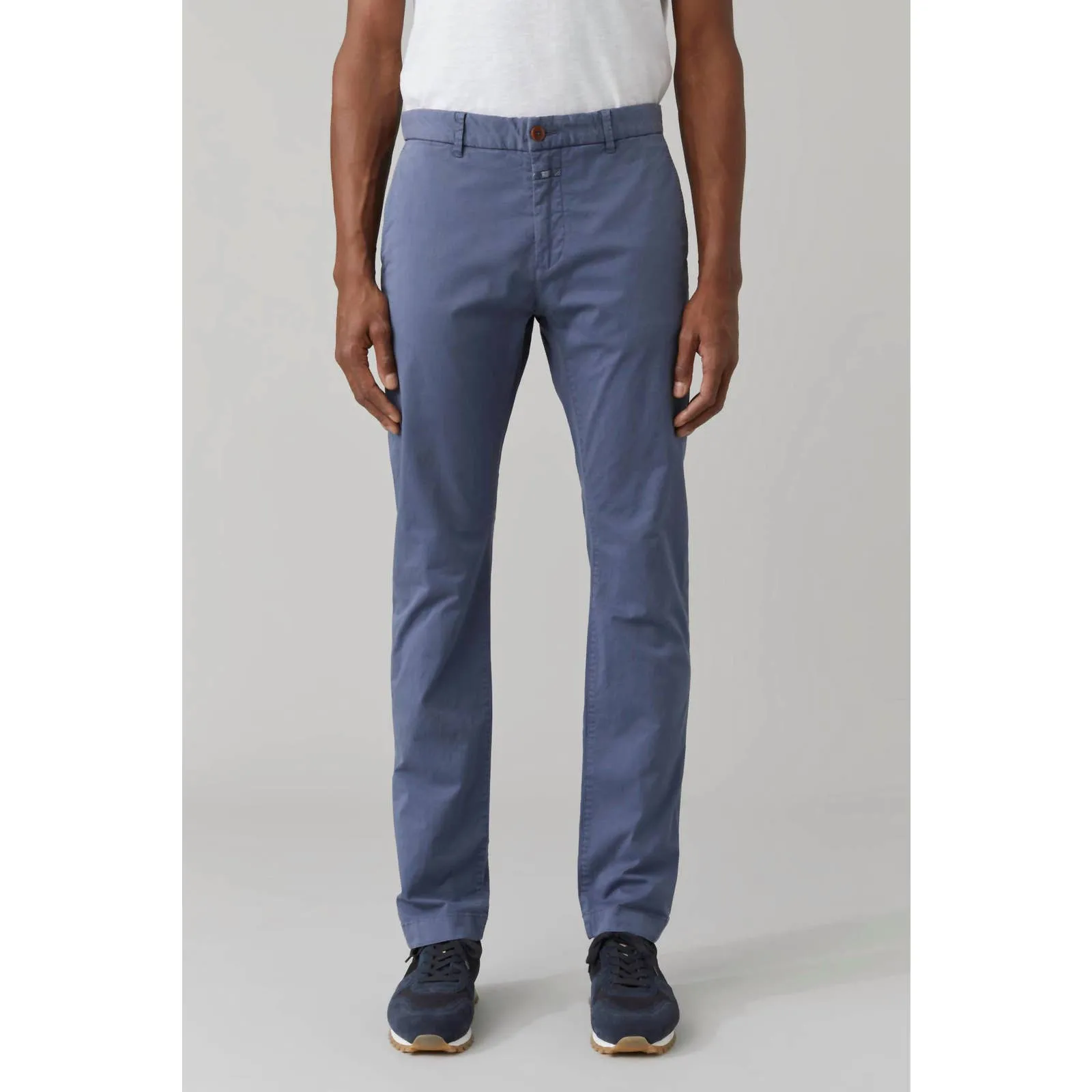 Clifton Slim Chino Pant In Storm Blue