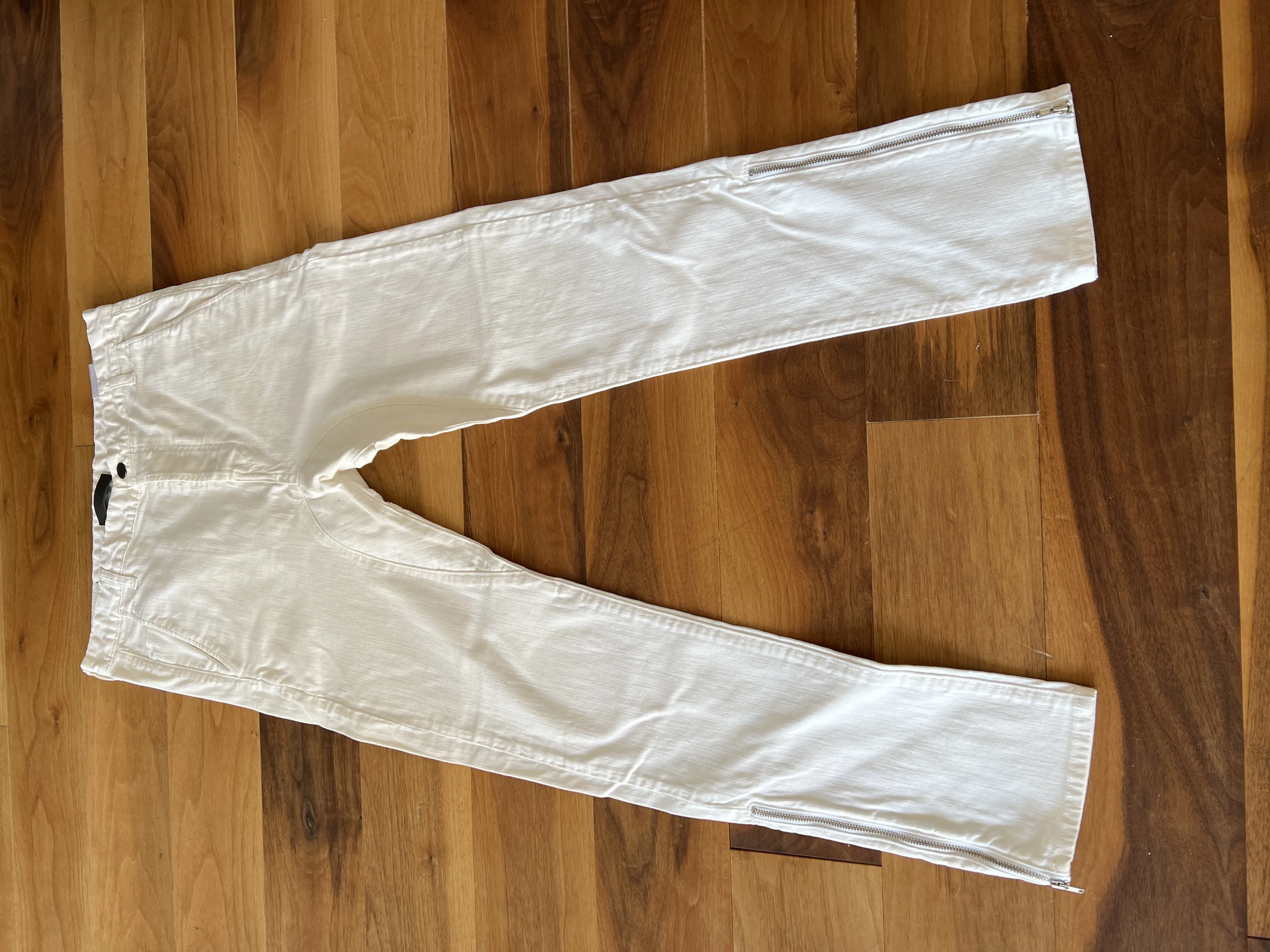 Low crotch skinny jeans