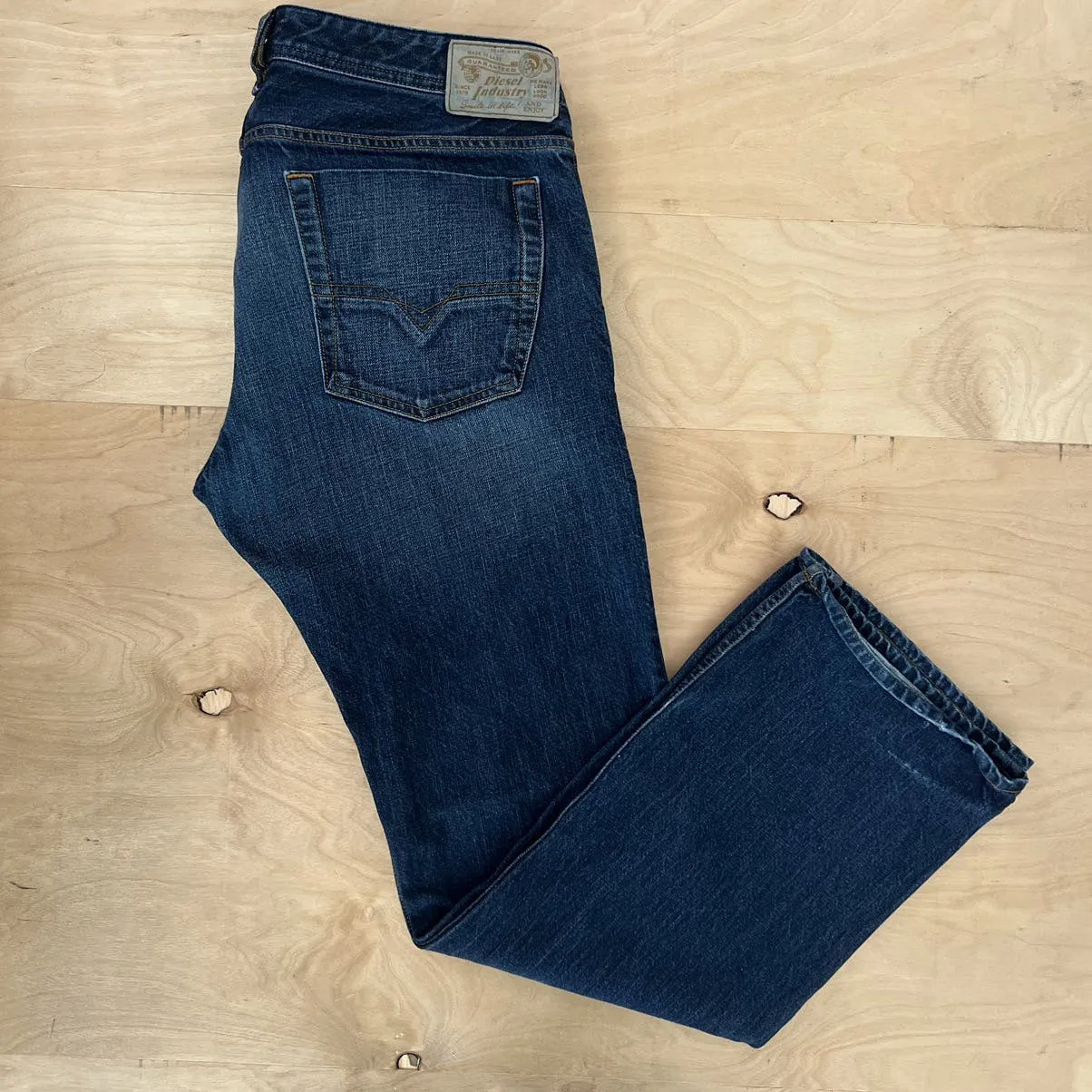 Diesel Zatiny Jeans 37x32 Dark Wash Denim Regular Bootcut