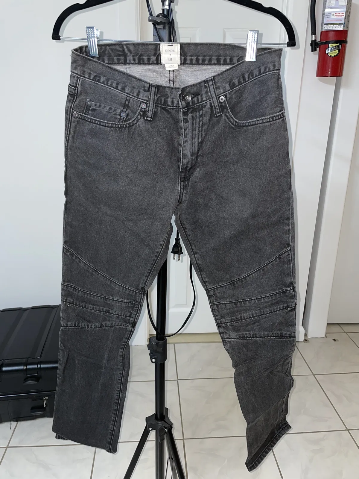En Noir X Gap: Black Moto-denim