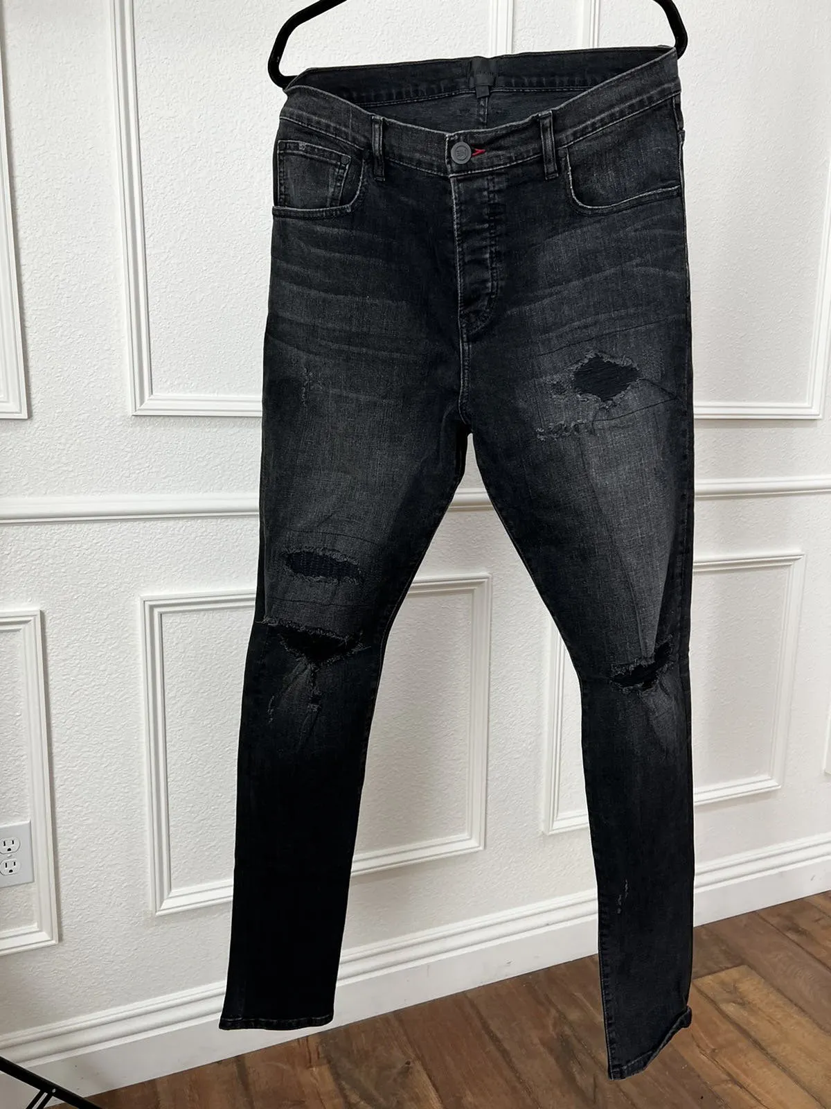 En noir black washed 34 jeans