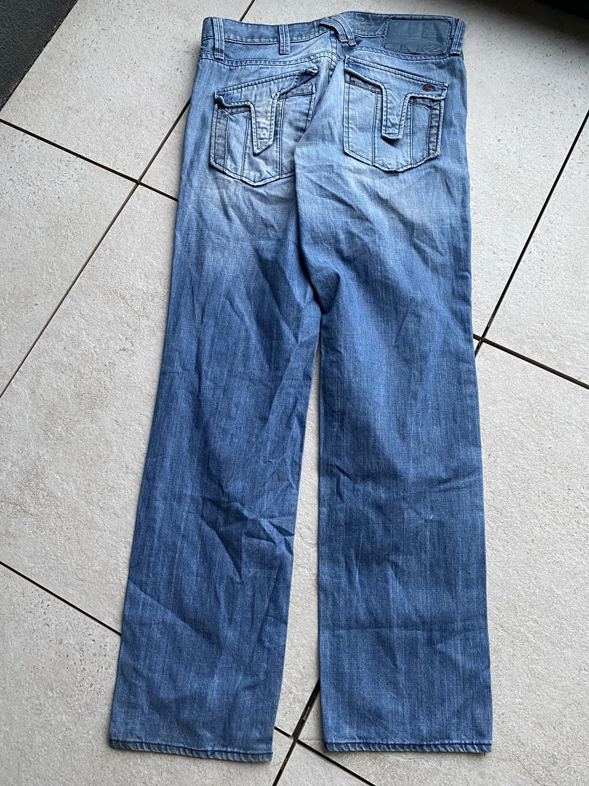 Vintage Energie distressed denim jeans with cool pockets y2k