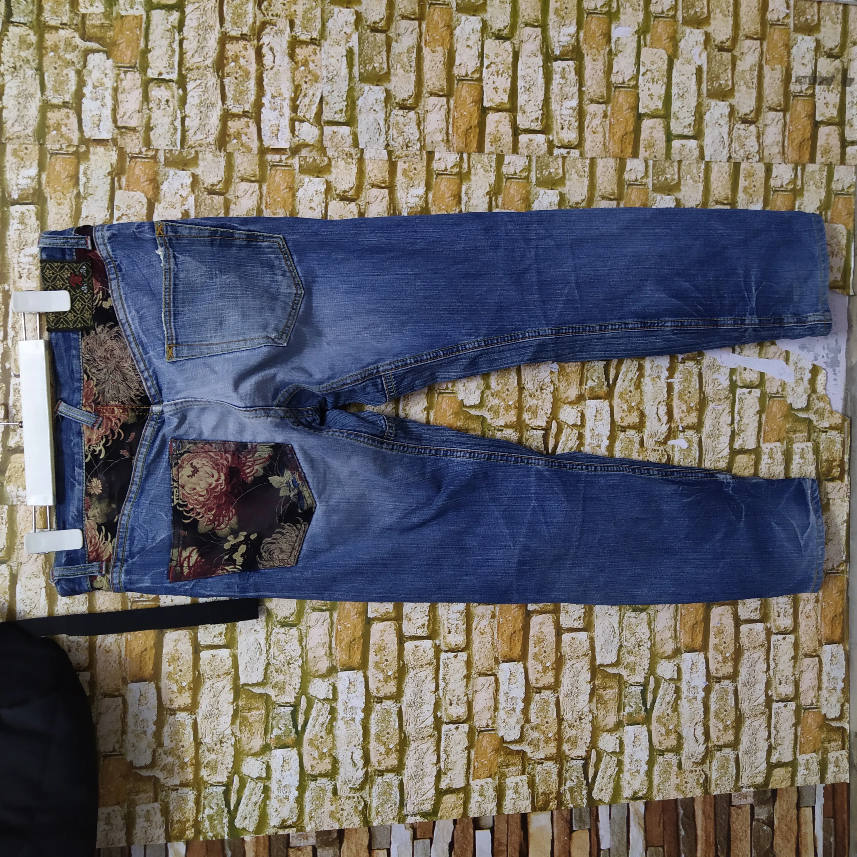 ETERNAL JAPAN SCRIPT DISTRESSED DENIM (D532)