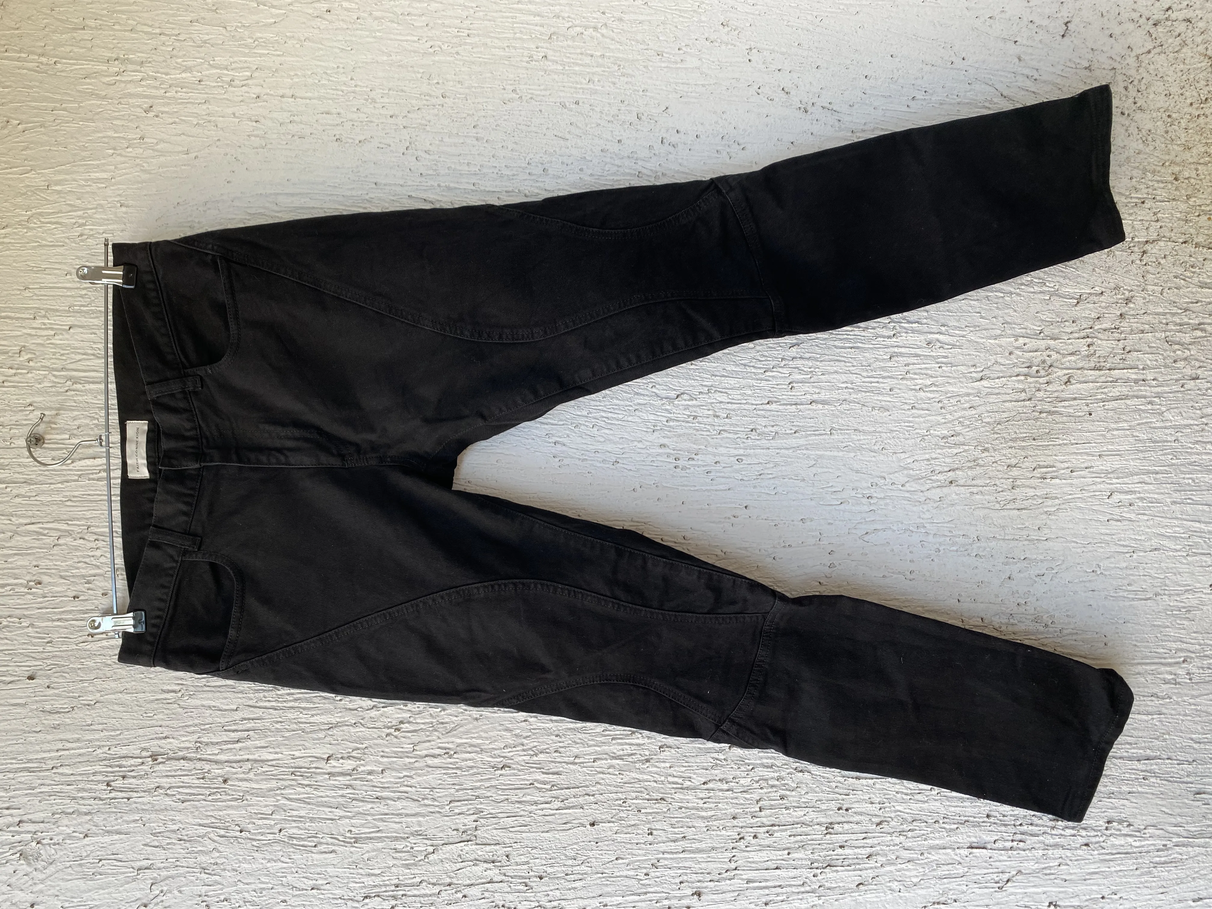 BLACK RUNNING JEANS