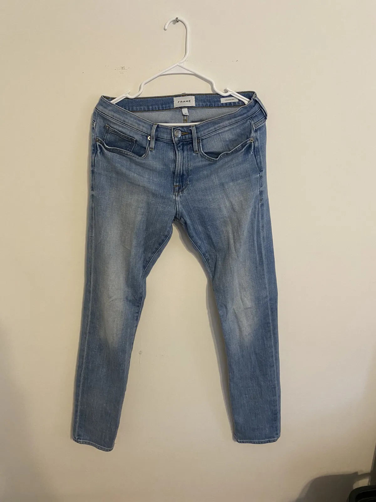 Frame blue jeans