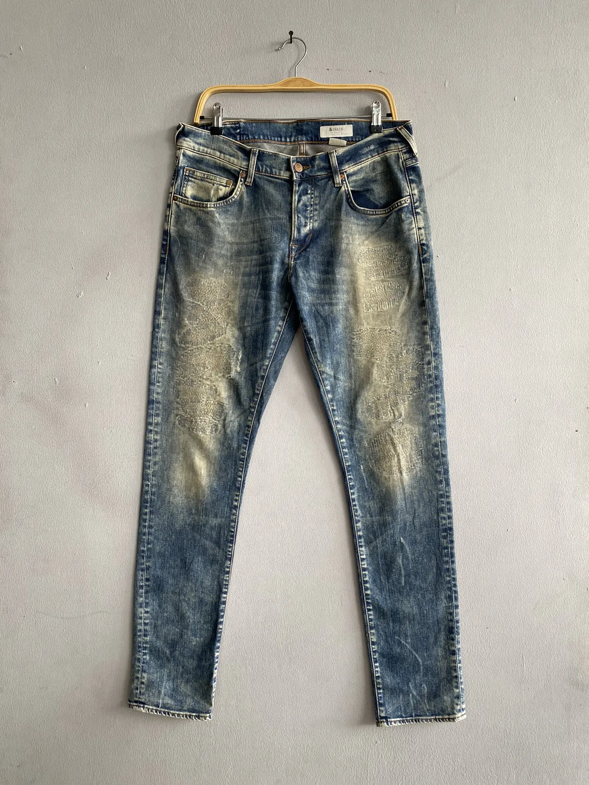 H&M Distressed Denim Stretchable Jeans W33