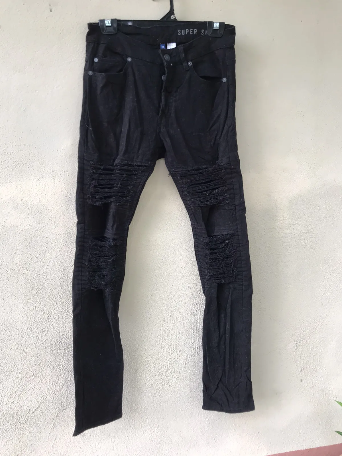Divided H&M Distress Super Skinny Denim Pant