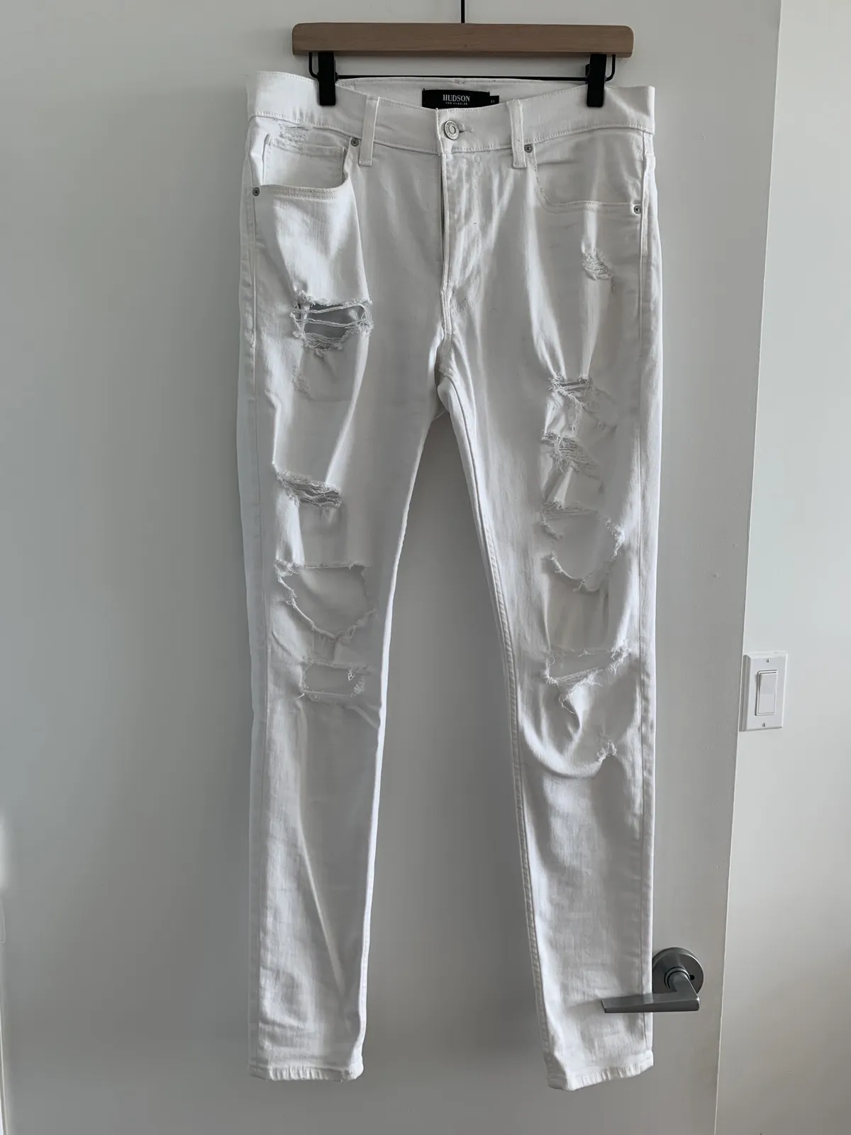 Skinny Ripped White Jeans size 31