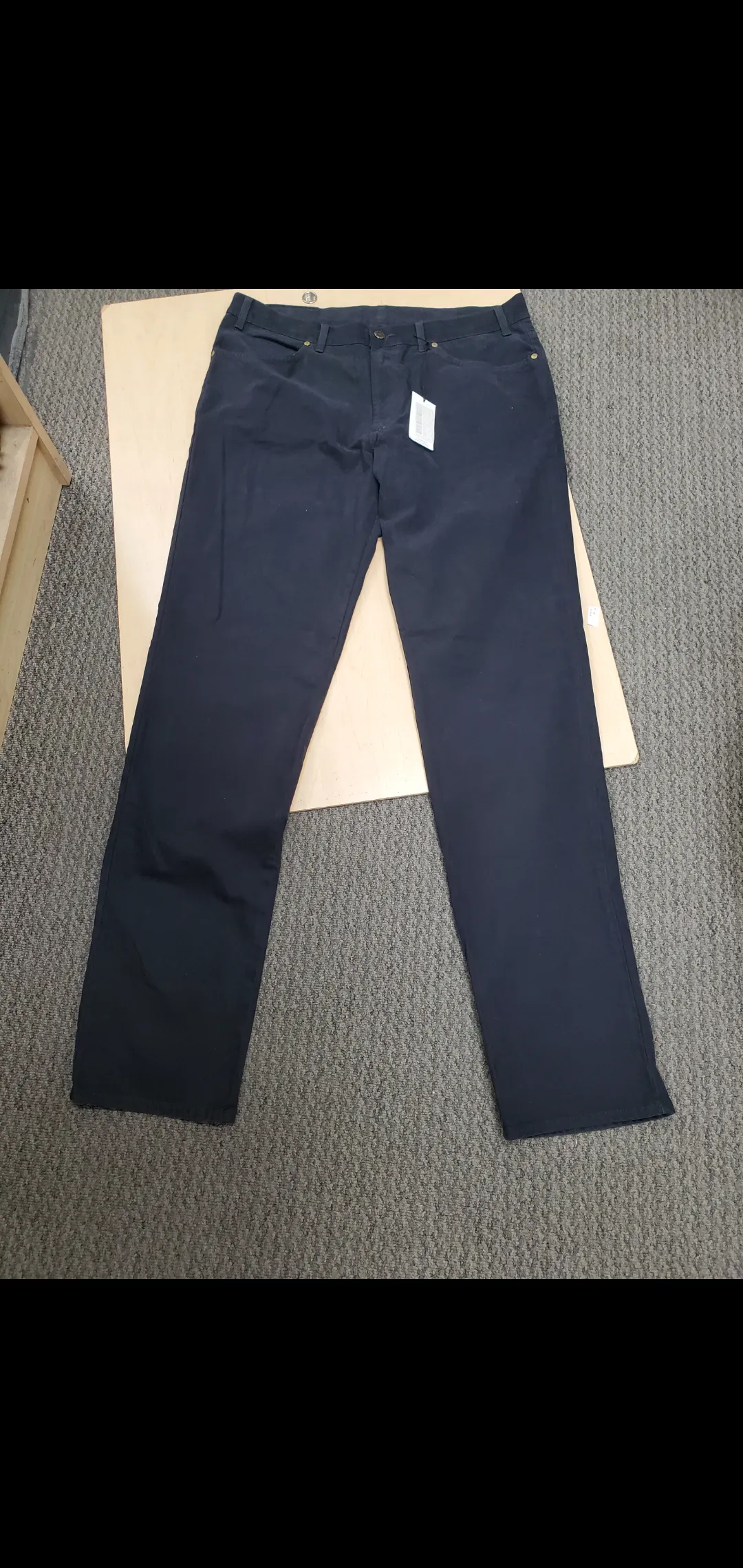 iceberg jeans size 40" black Inseam 38" bottom 9"