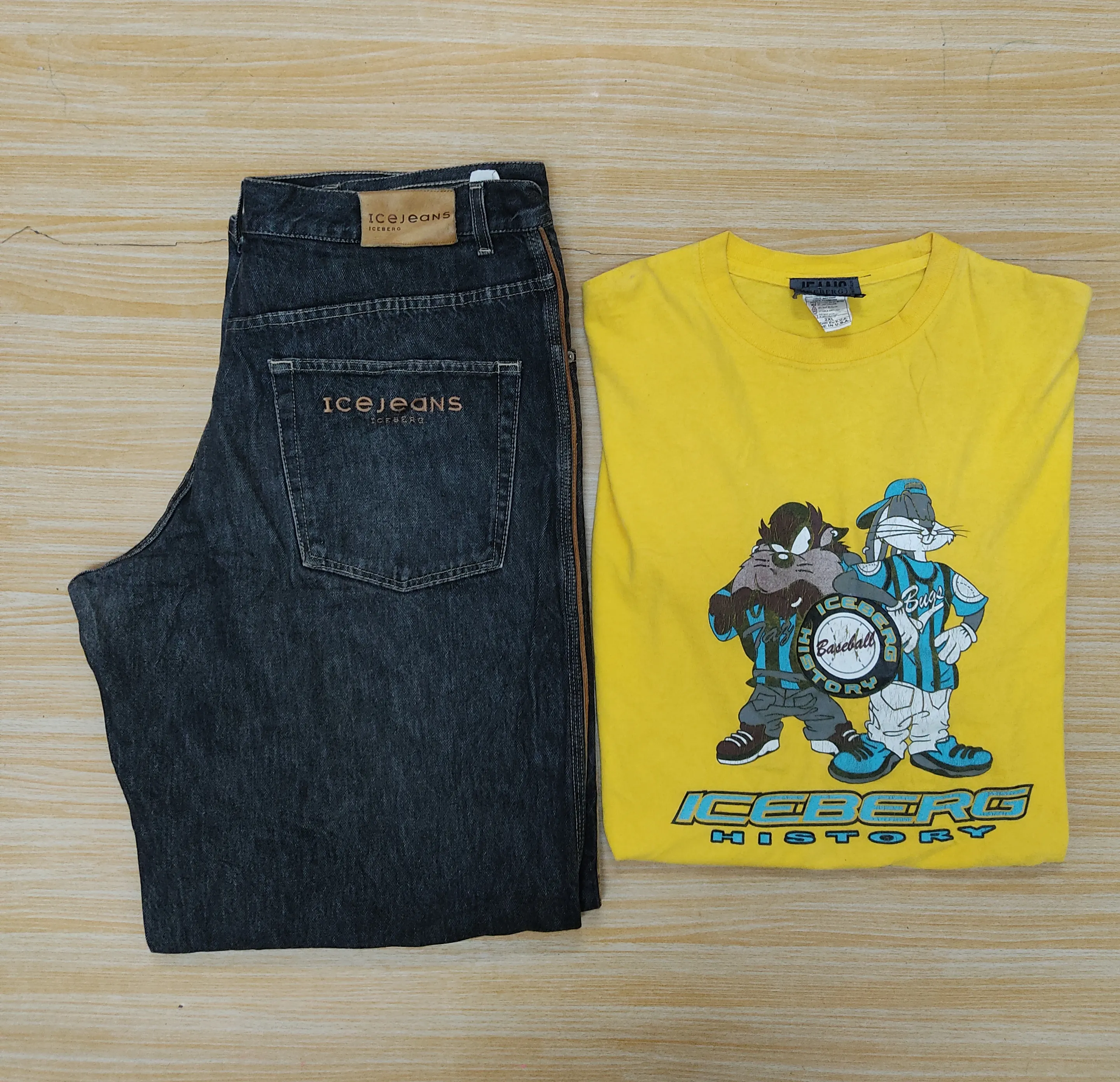 COMBO ICEBERG TSHIRT AND JEANS