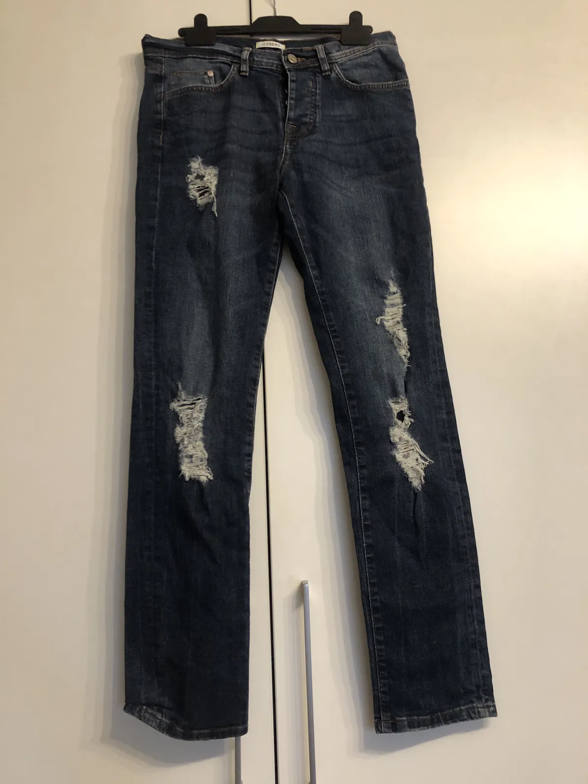 navy blue iceberg ripped denim us 31 42cm waist